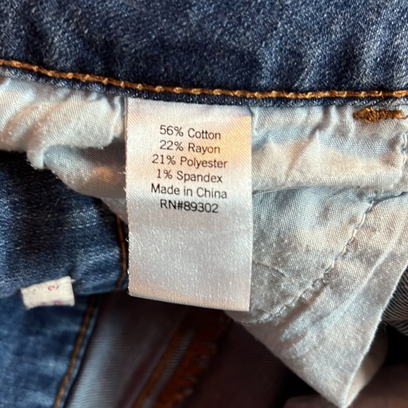 SO brand jean shorts, low rise, blue. - Picture 4 of 4